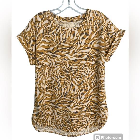 Cupio Blush Tops - Cupio Blush round neck short sleeve t-shirt top Size M